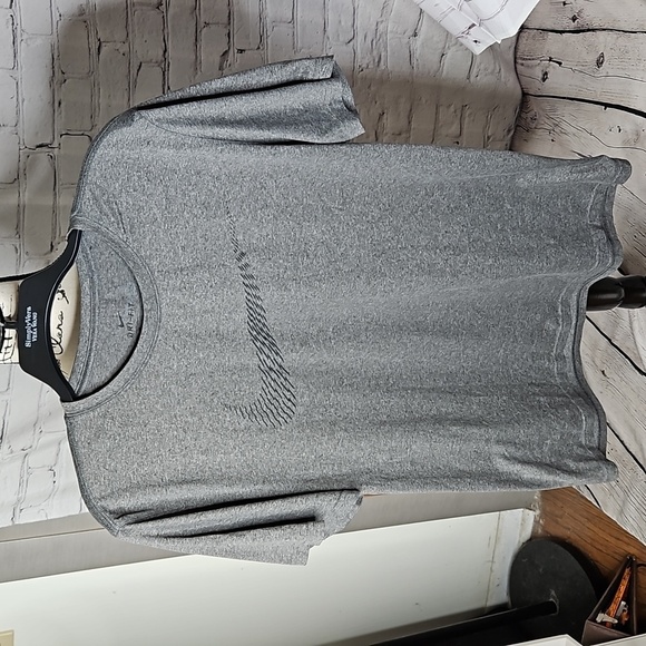 Nike Dri-Fit Men's T-Shirt Dark Grey Size Large - Picture 1 of 3